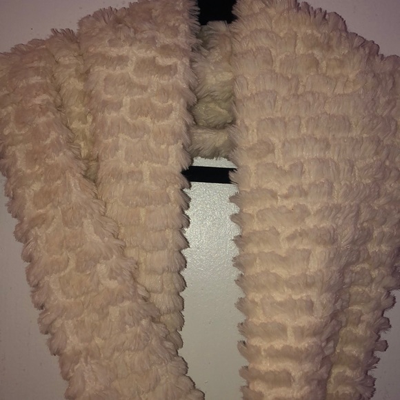 Scarf - Picture 3 of 6